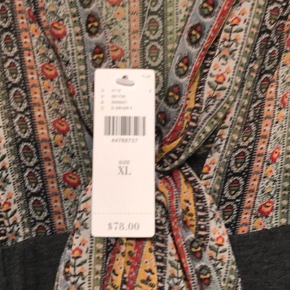 Top - Picture 3 of 4